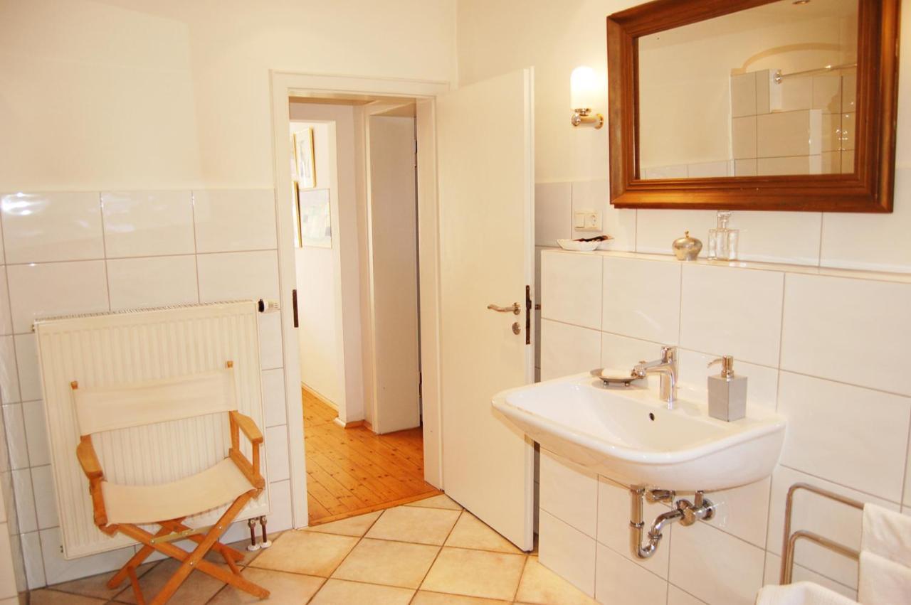 Haus Rothenstein, Ruhige Fewo, Ca. 10 Min. Zu Messe Und Flughafen Apartment Meerbusch
